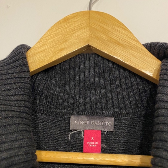 Vince Camuto Grey Short Sleeve Cowl Neck Light Weight Tunic Sweater Size Small - Picture 3 of 4